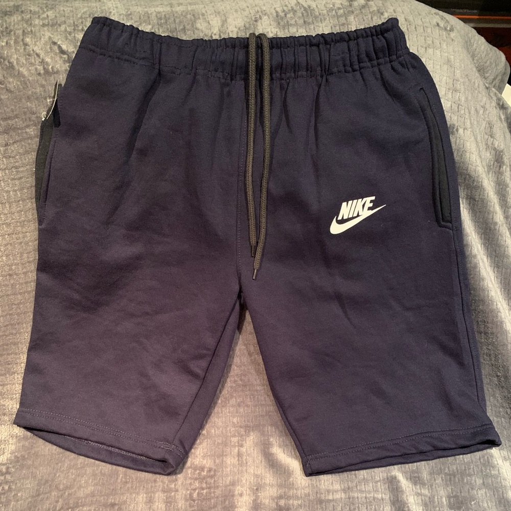 Brand new Nike Fleece Tech Shorts Men’s XL